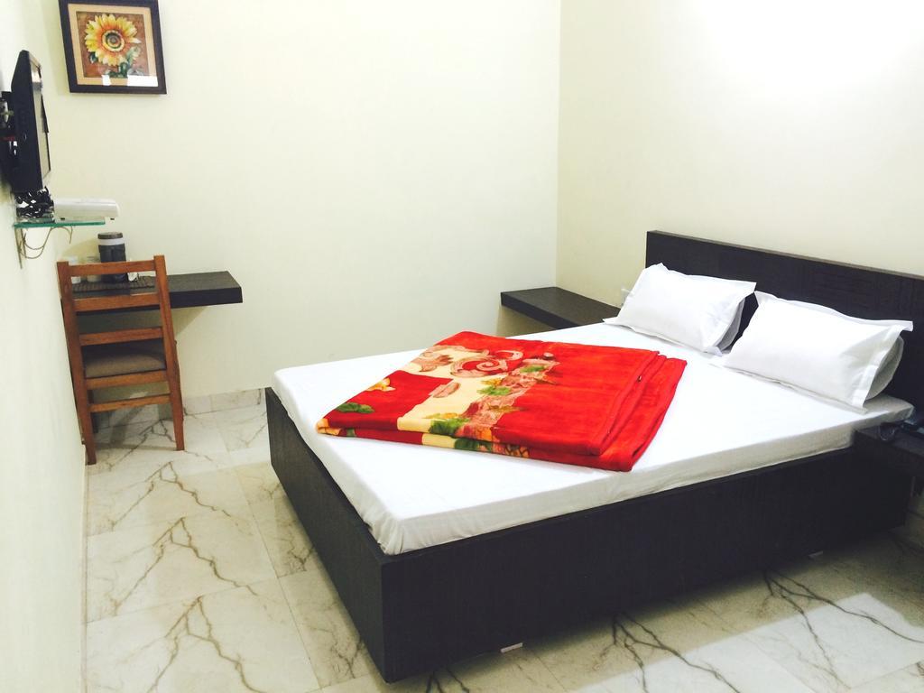 Hotel Mehra Inn Amritsar Exterior photo